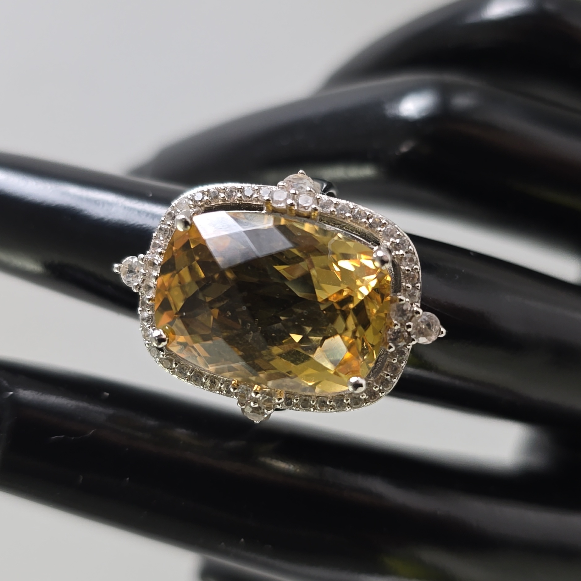 Watch Video / 23 Cttw Sterling Silver 925 Citrine Ring